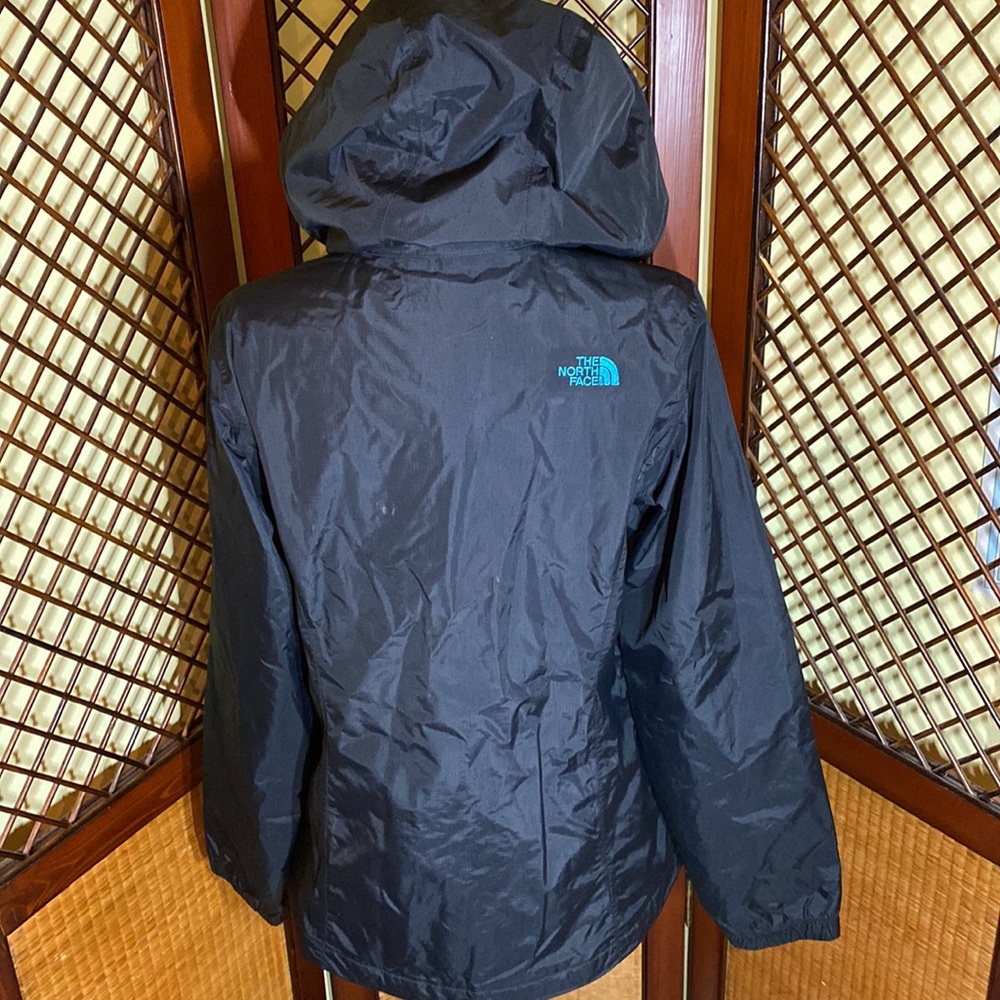 The North face Women’s Rain Jacket Size Med-EUC - Picture 3 of 5